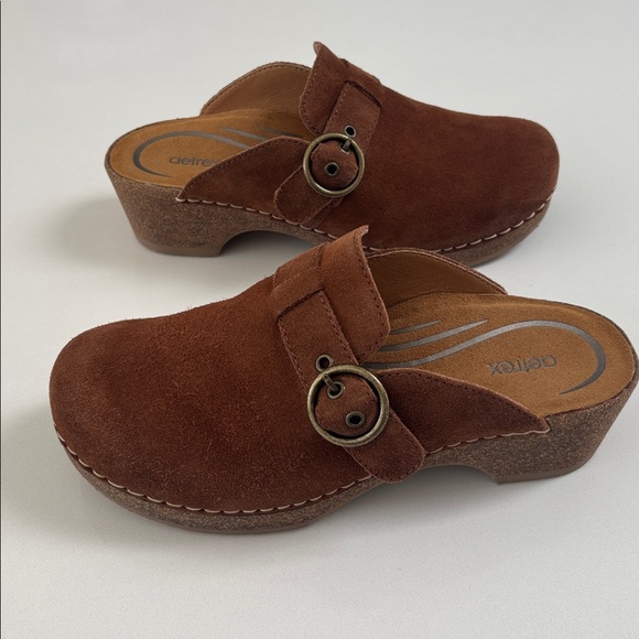 Aetrex Madison clogs. NWOT size 7.5-8 - Picture 14 of 16